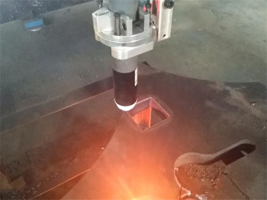 Màquina talladora de plasma pesat 1325 per a cartell de tall de metall de plaques d'acer al carboni