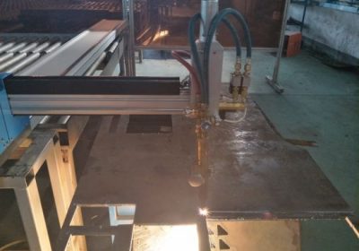 Màquina talladora de metall plàstic CNC més popular