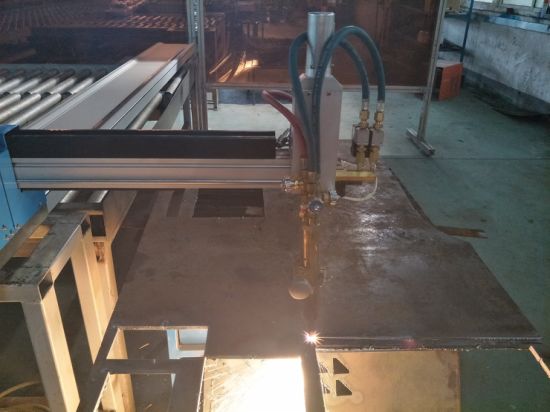 Màquina de tall de plasma CNC de baix cost per a metall lleu