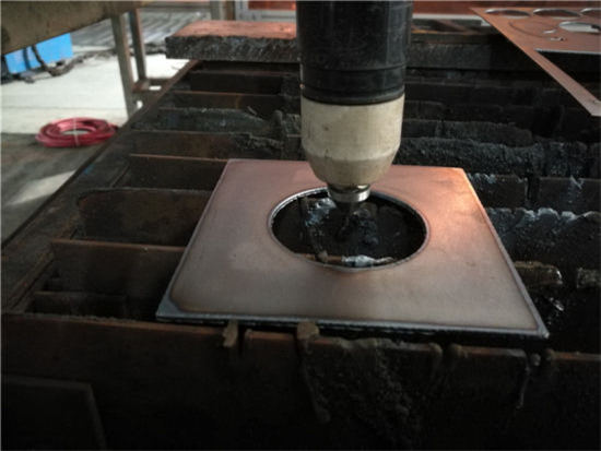 Màquina talladora de tall per plasma CNC 1500 * 3000mm 100A per a acer inoxidable